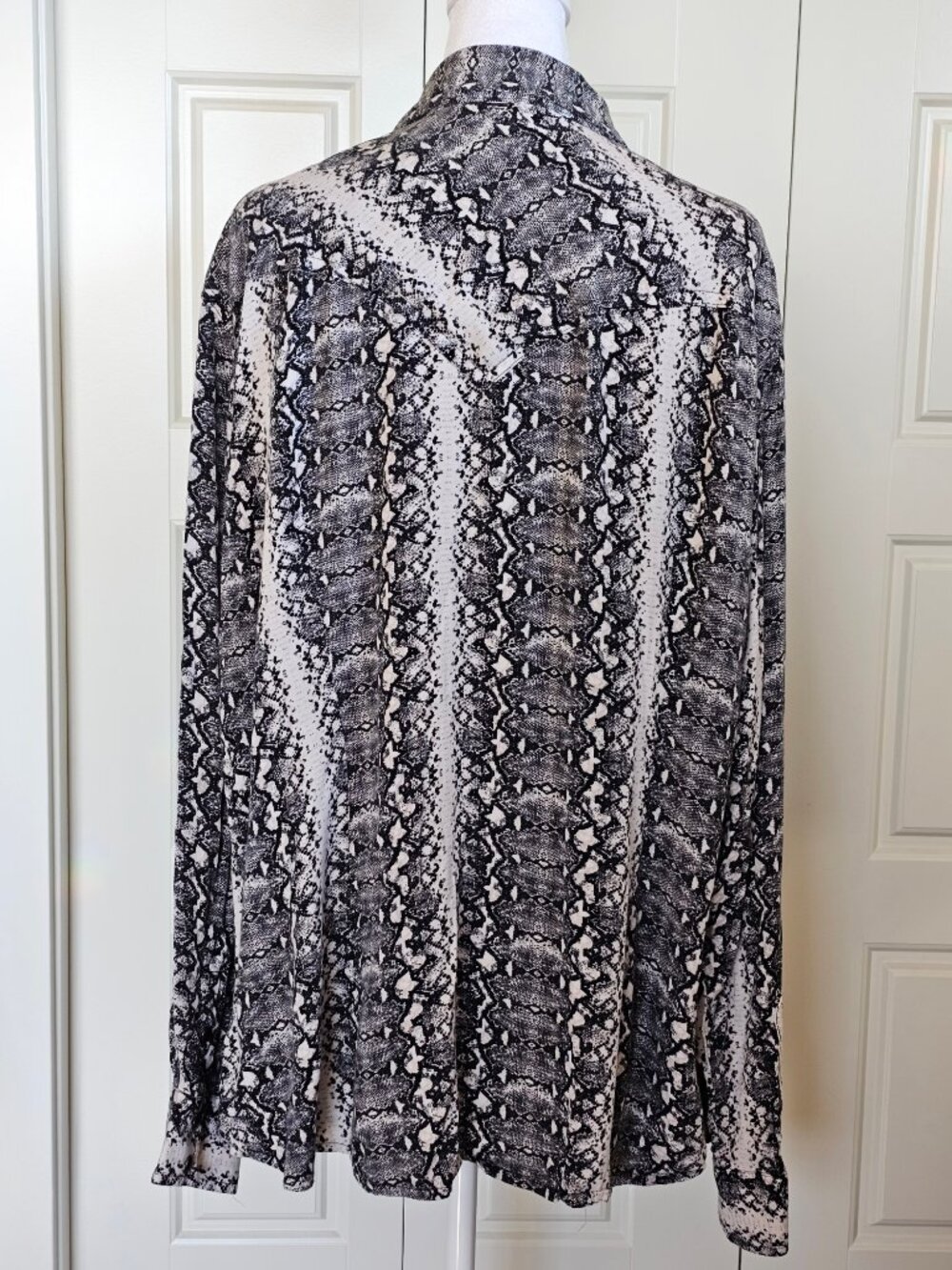 Wrangler Pearl Snap 3XL Snake Print Western Retro Cowgirl Shirt Black White - Picture 4 of 12
